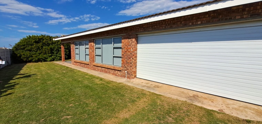 3 Bedroom Property for Sale in Paradise Beach Eastern Cape